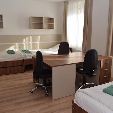 Marothi Kollegium Hostel เดเบรตเซน ภายนอก รูปภาพ