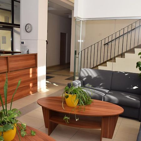 Marothi Kollegium Hostel เดเบรตเซน ภายนอก รูปภาพ