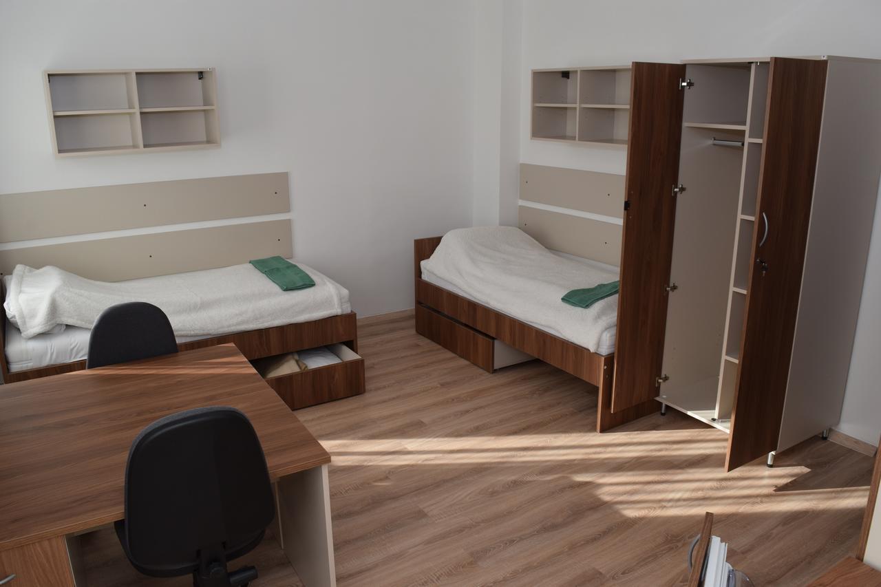 Marothi Kollegium Hostel เดเบรตเซน ภายนอก รูปภาพ