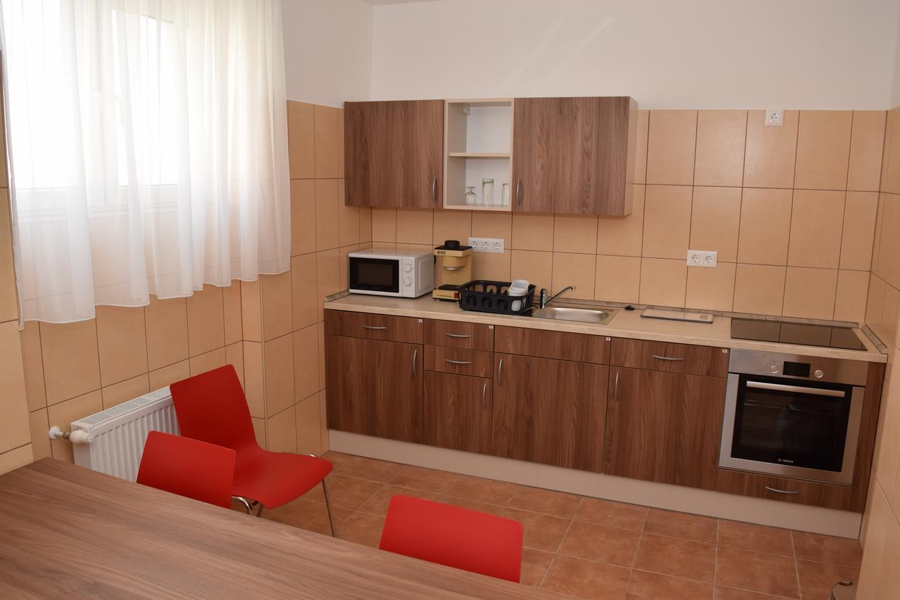 Marothi Kollegium Hostel เดเบรตเซน ภายนอก รูปภาพ