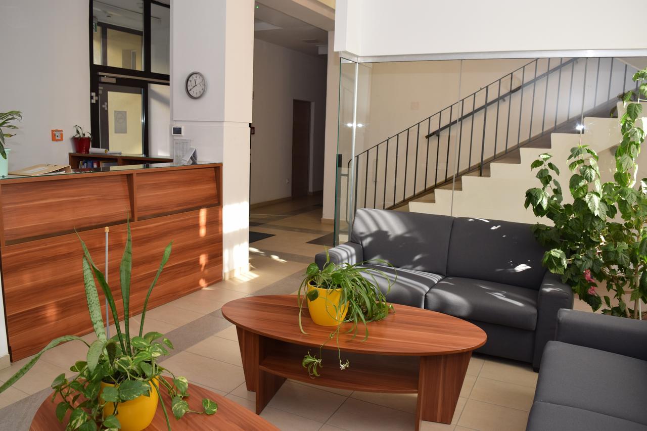 Marothi Kollegium Hostel เดเบรตเซน ภายนอก รูปภาพ